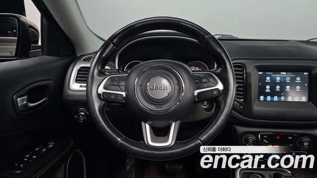 Jeep Compass 2019 — photo 12