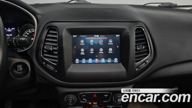 Jeep Compass 2019 — photo 13
