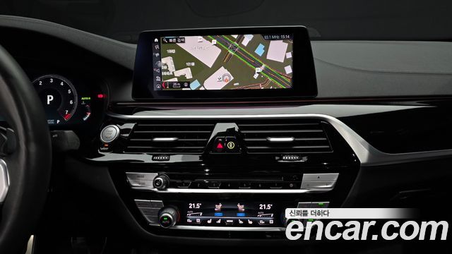 BMW 5-Series 2019 — photo 20