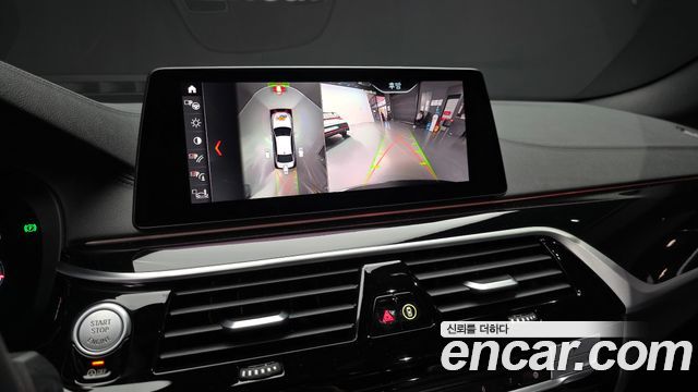 BMW 5-Series 2019 — photo 22