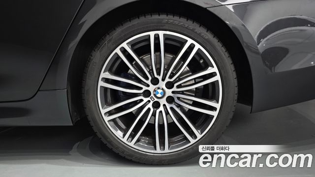 BMW 5-Series 2019 — photo 7