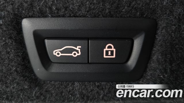 BMW 5-Series 2019 — photo 27