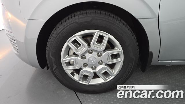 Hyundai Staria 2023 — photo 5