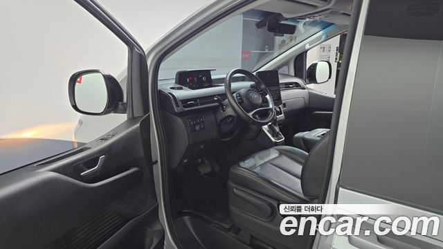 Hyundai Staria 2023 — photo 13