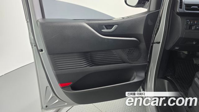 Hyundai Staria 2023 — photo 14
