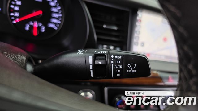 Kia K7 2016 — photo 17