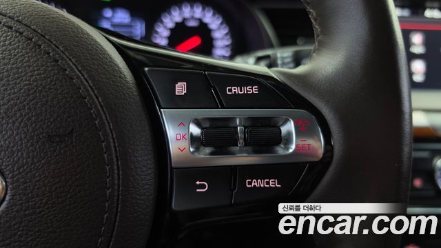 Kia K7 2016 — photo 18