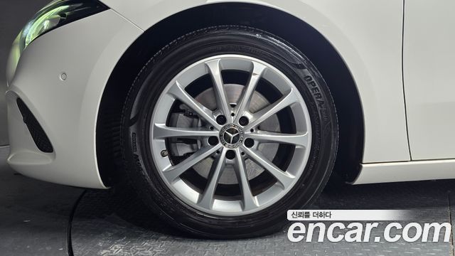 Mercedes-Benz A-Class 2020 — photo 5