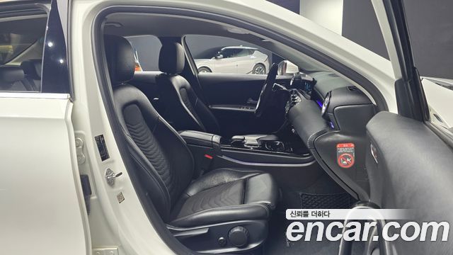 Mercedes-Benz A-Class 2020 — photo 10