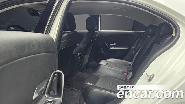 Mercedes-Benz A-Class 2020 — photo 12