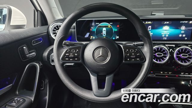 Mercedes-Benz A-Class 2020 — photo 13