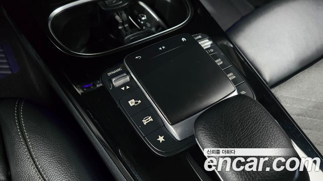 Mercedes-Benz A-Class 2020 — photo 18