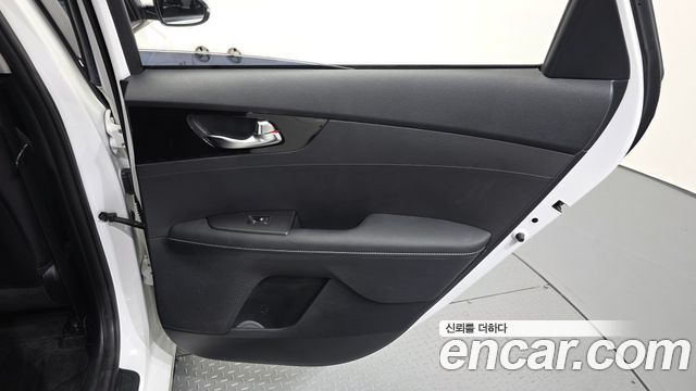 Kia K3 2024 — photo 15