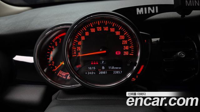 Mini Cooper 2023 — photo 11