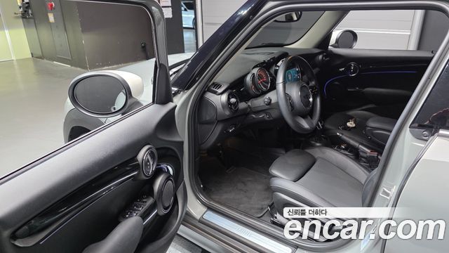 Mini Cooper 2023 — photo 13
