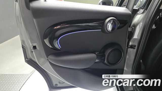 Mini Cooper 2023 — photo 15