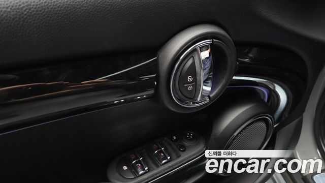Mini Cooper 2023 — photo 27
