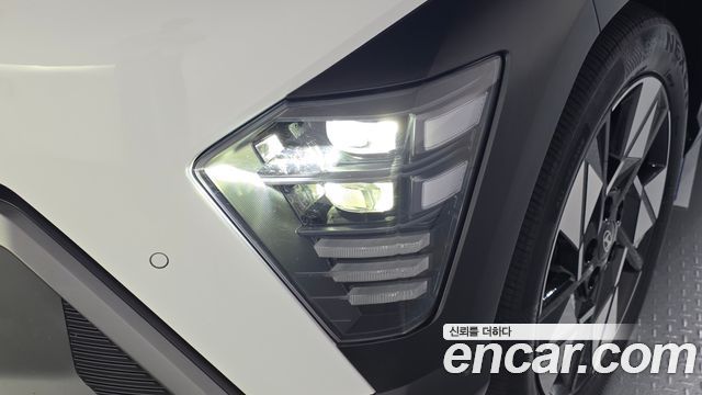 Hyundai Kona 2023 — photo 8