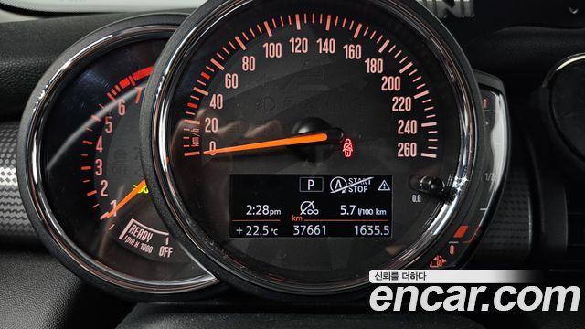 Mini Cooper 2021 — photo 11