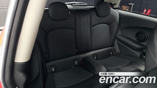 Mini Cooper 2021 — photo 17