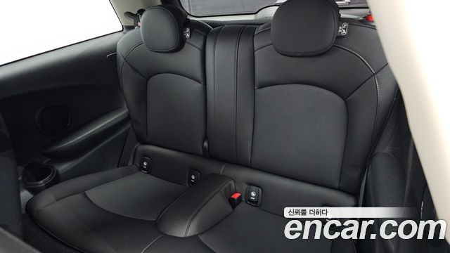 Mini Cooper 2021 — photo 18