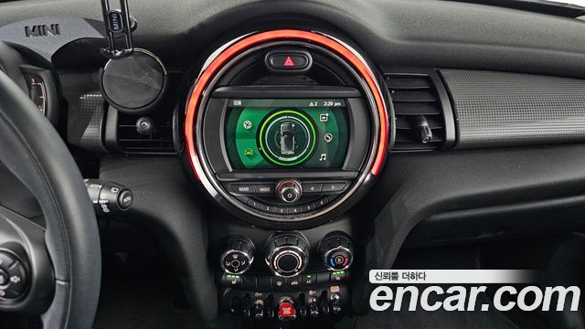 Mini Cooper 2021 — photo 20