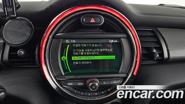 Mini Cooper 2021 — photo 22