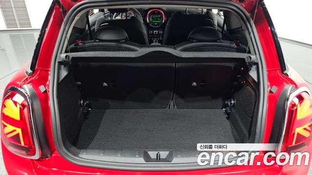 Mini Cooper 2021 — photo 26