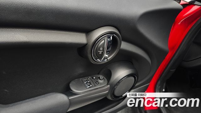 Mini Cooper 2021 — photo 29