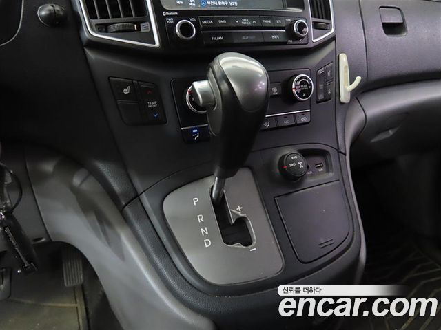 Hyundai Starex 2016 — photo 11