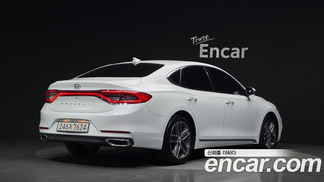 Hyundai Grandeur 2017 — photo 2