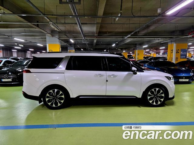 Kia Canival 2021 — photo 16