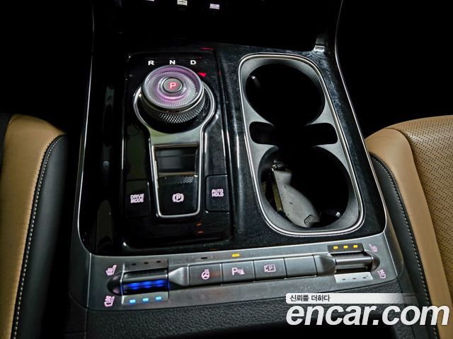 Kia Canival 2021 — photo 18