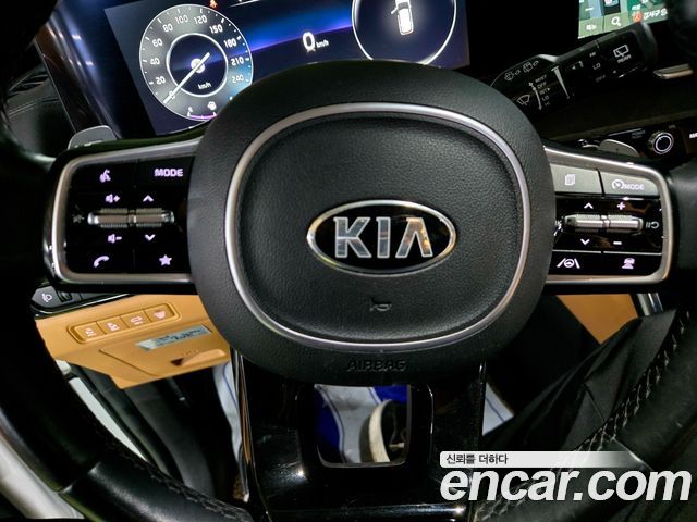 Kia Canival 2021 — photo 19
