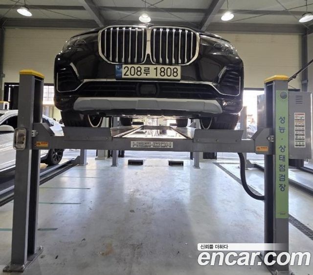 BMW X7 2022 — photo 1