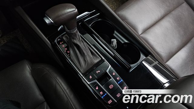 Kia K7 2017 — photo 12