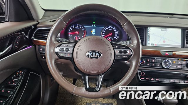 Kia K7 2017 — photo 20