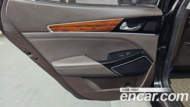 Kia K7 2017 — photo 15