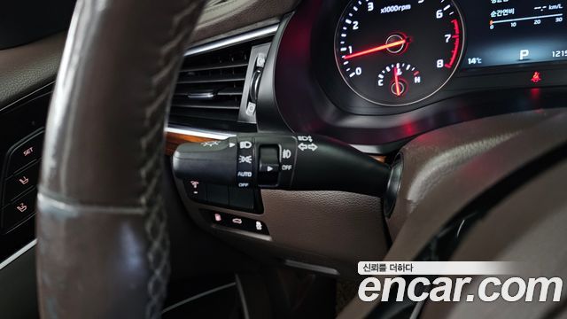 Kia K7 2017 — photo 37