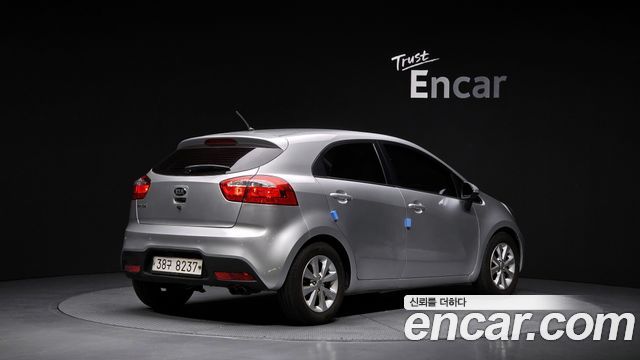 Kia pride 2014 — photo 2