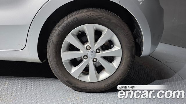 Kia pride 2014 — photo 7