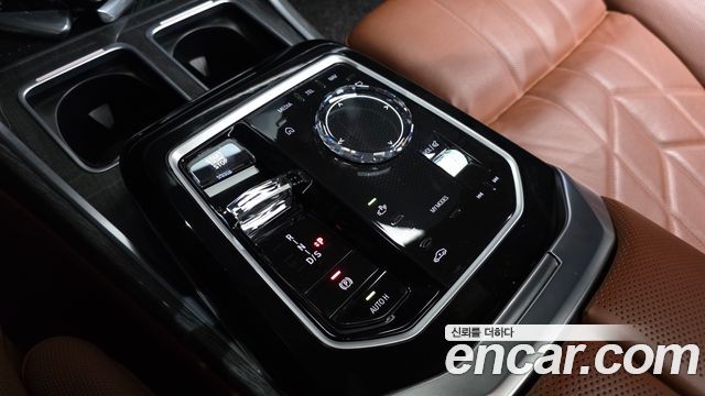 BMW 7-Series 2024 — photo 12