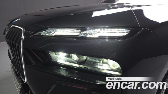 BMW 7-Series 2024 — photo 8