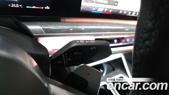 BMW 7-Series 2024 — photo 30