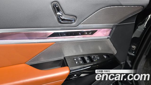 BMW 7-Series 2024 — photo 31