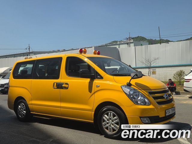 Hyundai Starex 2017 — photo 2
