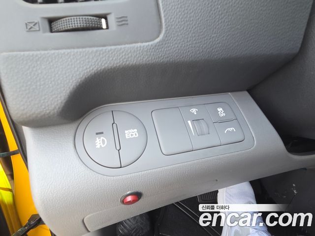 Hyundai Starex 2017 — photo 9