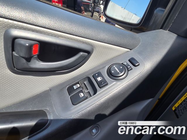 Hyundai Starex 2017 — photo 10
