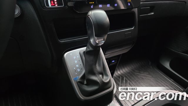 Hyundai Staria 2024 — photo 12
