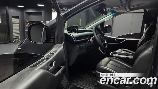 Hyundai Staria 2024 — photo 13